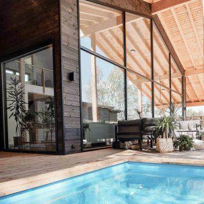 Kodikkaasti ylellinen hirsitalo