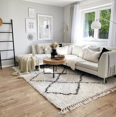 Romanttisen vaalea sisustus harmaalla maustettuna